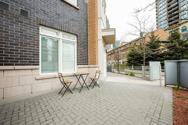 th03 - 370 Square One Dr, Townhouse with 3 bedrooms, 4 bathrooms and 2 parking in Mississauga ON | Image 23