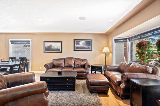 10743 Mapleglen Crescent Se, House detached with 5 bedrooms, 2 bathrooms and 1 parking in Calgary AB | Image 5