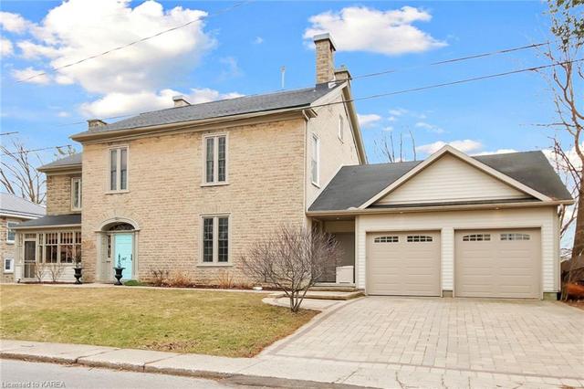 147 Dibble Street W, House detached with 5 bedrooms, 2 bathrooms and 10 parking in Prescott ON | Image 1