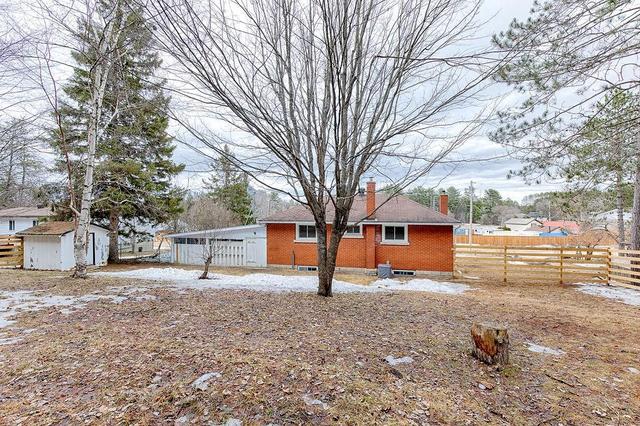 17 Peter Street, House detached with 2 bedrooms, 2 bathrooms and 4 parking in Laurentian Hills ON | Image 26