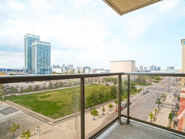 707 - 350 Princess Royal Dr, Condo with 2 bedrooms, 2 bathrooms and 1 parking in Mississauga ON | Image 10