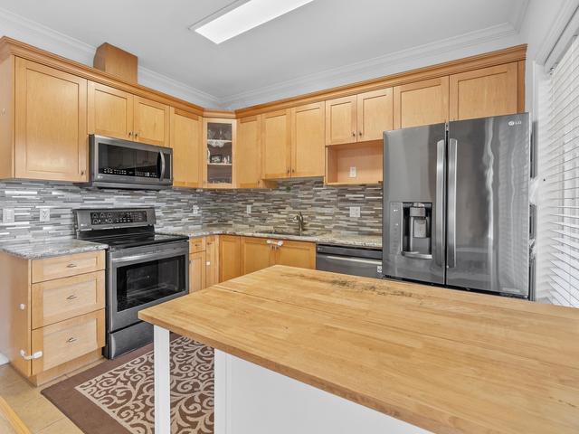 21 - 8633 159 Street, House attached with 3 bedrooms, 3 bathrooms and 2 parking in Surrey BC | Image 3