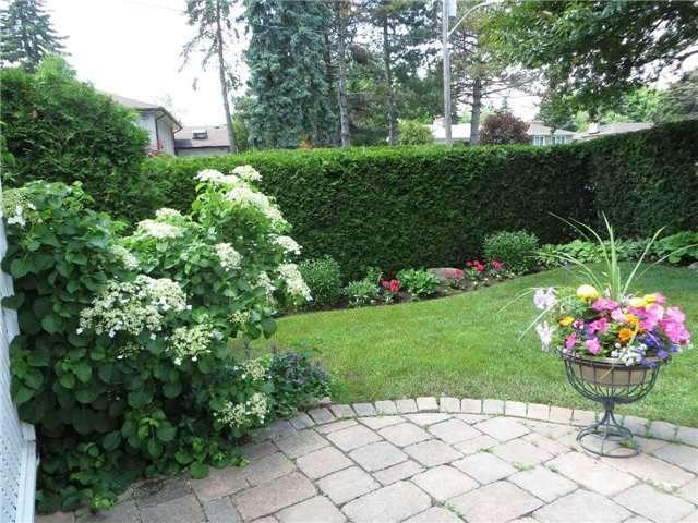 102 Alamosa Dr, House detached with 3 bedrooms, 4 bathrooms and 4 parking in Toronto ON | Image 16