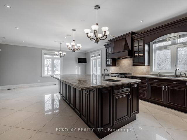 124 Laurentide Dr, House detached with 5 bedrooms, 6 bathrooms and 12 parking in Toronto ON | Image 39