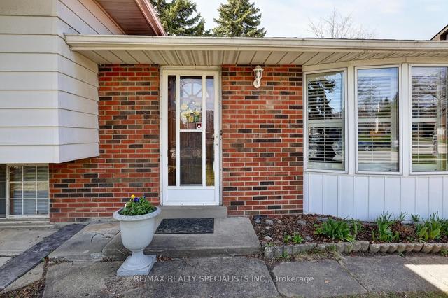 815 Mississauga Valley Blvd, House detached with 3 bedrooms, 2 bathrooms and 7 parking in Mississauga ON | Image 23