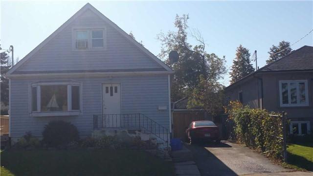 253 Sinclair Ave, House detached with 3 bedrooms, 3 bathrooms and 3 parking in Oshawa ON | Image 1