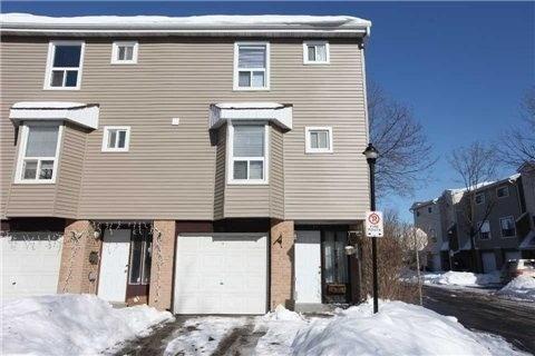 73 Enmount Dr, Townhouse with 3 bedrooms, 2 bathrooms and 2 parking in Brampton ON | Image 1