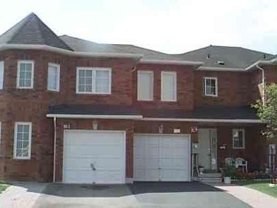809 Ashprior Ave, House attached with 3 bedrooms, 3 bathrooms and 3 parking in Mississauga ON | Image 1