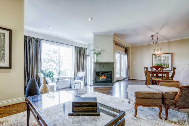 30 Regina Ave, House detached with 4 bedrooms, 4 bathrooms and 4 parking in Toronto ON | Image 32