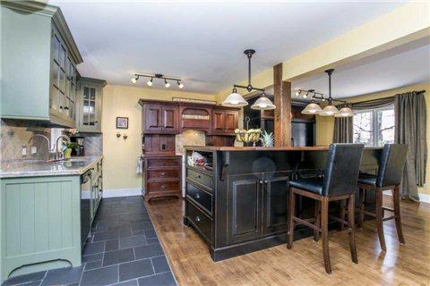 8354 11th Line, House detached with 2 bedrooms, 3 bathrooms and 4 parking in Barrie ON | Image 3