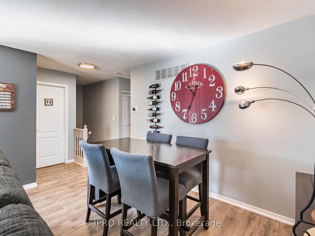 20 - 24 Kenyon Cres, Townhouse with 2 bedrooms, 2 bathrooms and 2 parking in Grimsby ON | Image 2