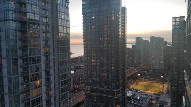 4208 - 10 Navy Wharf Crt, Condo with 2 bedrooms, 3 bathrooms and 1 parking in Toronto ON | Image 8
