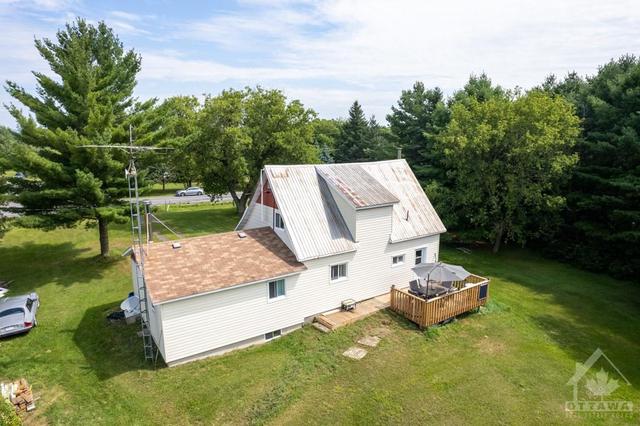 330 Concession 1 Road, House detached with 4 bedrooms, 1 bathrooms and 6 parking in The Nation ON | Image 3