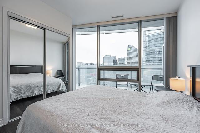 4107 - 12 York St, Condo with 2 bedrooms, 2 bathrooms and 1 parking in Toronto ON | Image 7