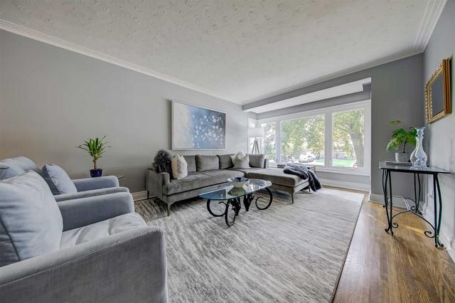250 Park Home Ave, House detached with 3 bedrooms, 2 bathrooms and 4 parking in Toronto ON | Image 9