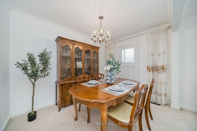9 Placid Rd, House detached with 3 bedrooms, 2 bathrooms and 2 parking in Toronto ON | Image 2