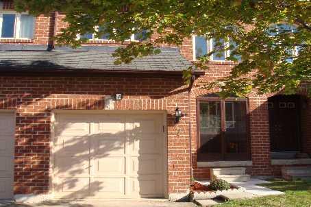 11 - 7 Goldenlight Circ, Townhouse with 3 bedrooms, 2 bathrooms and 2 parking in Brampton ON | Image 1