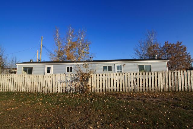 9914 105 Street, House detached with 3 bedrooms, 1 bathrooms and 2 parking in Mackenzie County AB | Image 2