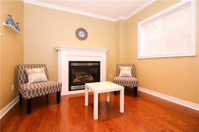 199 Surgeoner Cres, House detached with 4 bedrooms, 4 bathrooms and 4 parking in Newmarket ON | Image 2