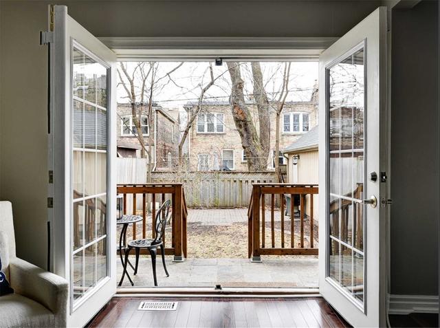 upper - 32 Gifford St, House detached with 4 bedrooms, 2 bathrooms and 1 parking in Toronto ON | Image 13