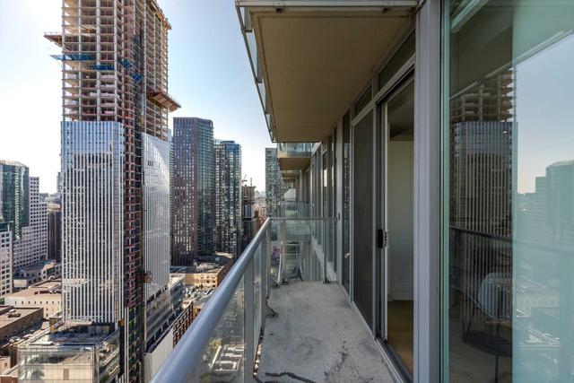 2808 - 126 Simcoe St, Condo with 3 bedrooms, 2 bathrooms and 1 parking in Toronto ON | Image 27
