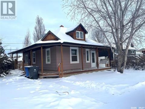 205 1st Avenue E, House detached with 1 bedrooms, 1 bathrooms and null parking in Blaine Lake SK | Card Image