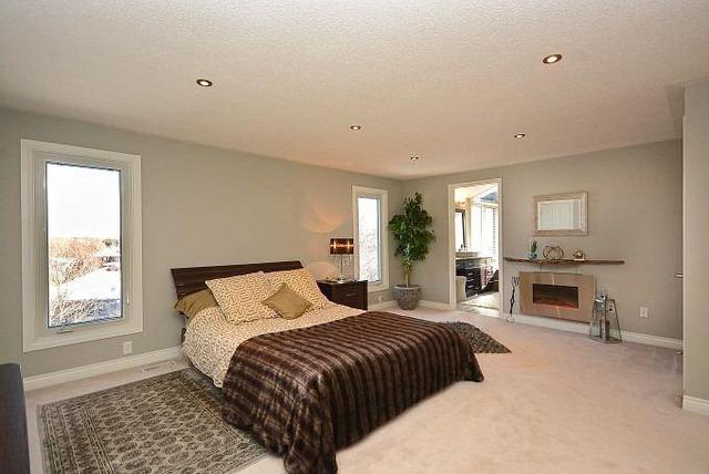 8 Foxwood Cres, House detached with 3 bedrooms, 4 bathrooms and 3 parking in Guelph ON | Image 10