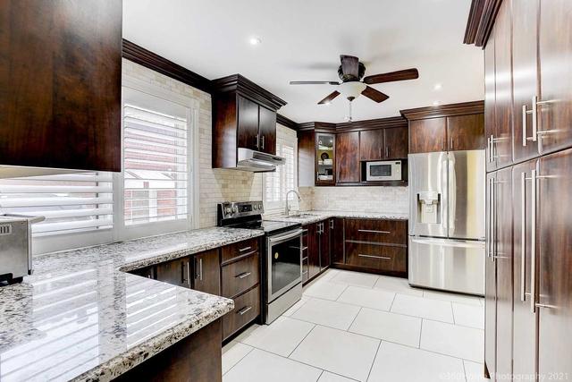 20 Whitbread Cres, House semidetached with 4 bedrooms, 2 bathrooms and 4 parking in Toronto ON | Image 12