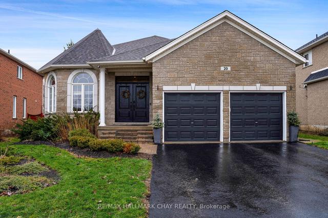 20 Prince William Way, House detached with 2 bedrooms, 3 bathrooms and 4 parking in Barrie ON | Image 1
