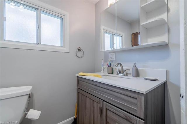 254 Alexandra St, House detached with 3 bedrooms, 1 bathrooms and 3 parking in Port Colborne ON | Image 14