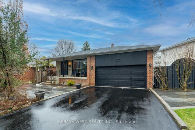 111 Poynter Dr, House detached with 4 bedrooms, 2 bathrooms and 6 parking in Toronto ON | Image 1