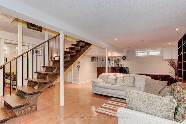 85 Endsleigh Cres, House detached with 4 bedrooms, 4 bathrooms and 4 parking in Toronto ON | Image 22