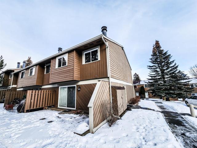 53 - 4940 39 Avenue Sw, Home with 3 bedrooms, 1 bathrooms and 1 parking in Calgary AB | Image 2