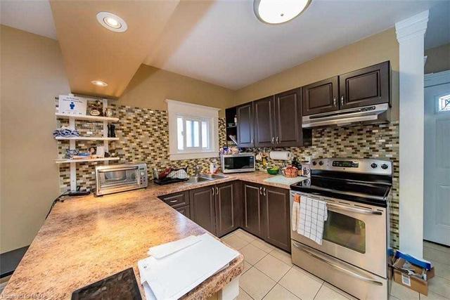 96 Vale Ave, House detached with 2 bedrooms, 1 bathrooms and 2 parking in St. Catharines ON | Image 13