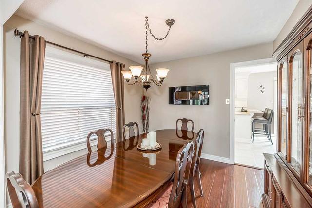 21 Nightingale Cres, House detached with 4 bedrooms, 3 bathrooms and 4 parking in Barrie ON | Image 2