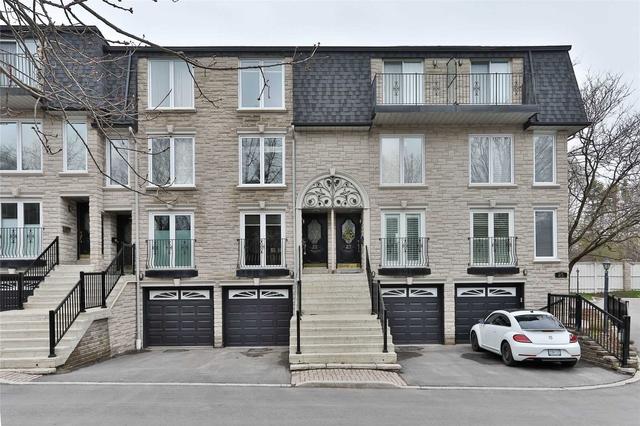 29 Birchbank Lane, Townhouse with 3 bedrooms, 3 bathrooms and 2 parking in Toronto ON | Image 1