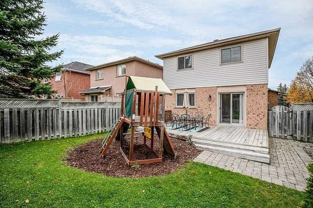 694 College Manor Dr, House detached with 3 bedrooms, 3 bathrooms and 4 parking in Newmarket ON | Image 5