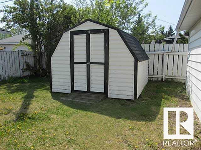 5807 51 Av, House detached with 5 bedrooms, 2 bathrooms and null parking in Redwater AB | Image 6