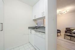 914 - 1055 Bay St, Condo with 1 bedrooms, 1 bathrooms and 1 parking in Toronto ON | Image 7