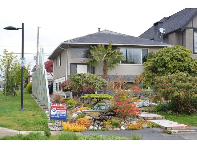 4507 Venables Street, House detached with 3 bedrooms, 2 bathrooms and null parking in Burnaby BC | Card Image