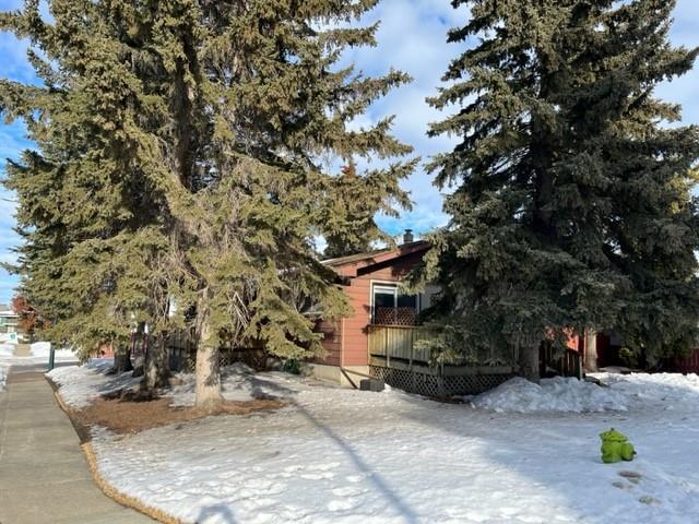 37 Malcolm Crescent, House detached with 4 bedrooms, 2 bathrooms and 8 parking in Red Deer County AB | Image 2