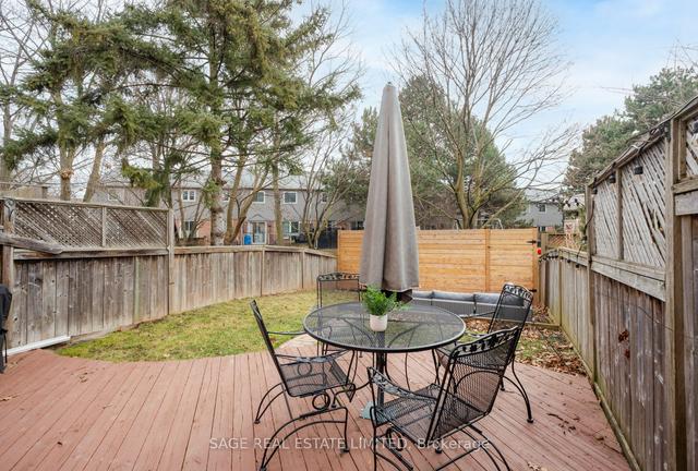 1194 Mccraney St E, House attached with 3 bedrooms, 3 bathrooms and 2 parking in Oakville ON | Image 29