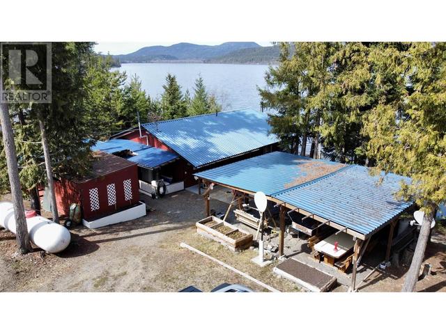 9303 S Mahood Lake Road, House detached with 5 bedrooms, 2 bathrooms and null parking in Cariboo H BC | Image 32
