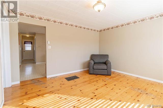 260 Maple Avenue, House detached with 2 bedrooms, 1 bathrooms and null parking in Sussex NB | Image 5