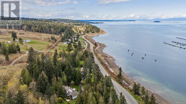 6249 Island Hwy, House detached with 3 bedrooms, 3 bathrooms and 8 parking in Comox Valley A BC | Image 20