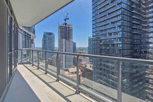 2502 - 30 Roehampton Ave, Condo with 2 bedrooms, 2 bathrooms and 1 parking in Toronto ON | Image 11