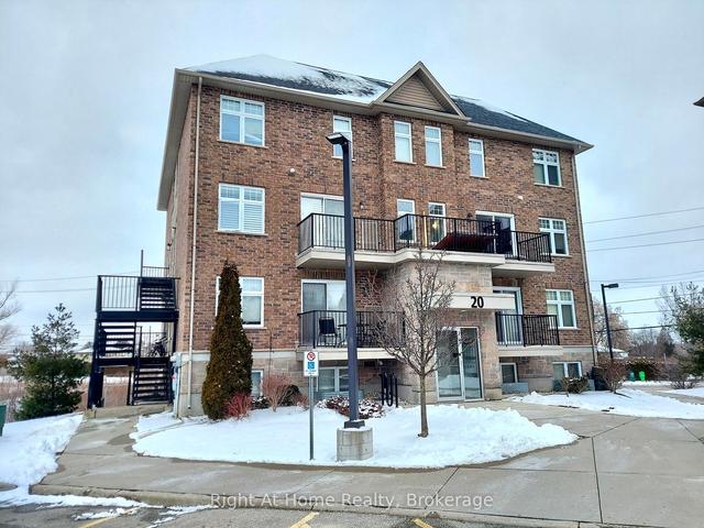 301 - 20 Cheese Factory Rd, Townhouse with 2 bedrooms, 2 bathrooms and 1 parking in Cambridge ON | Image 1