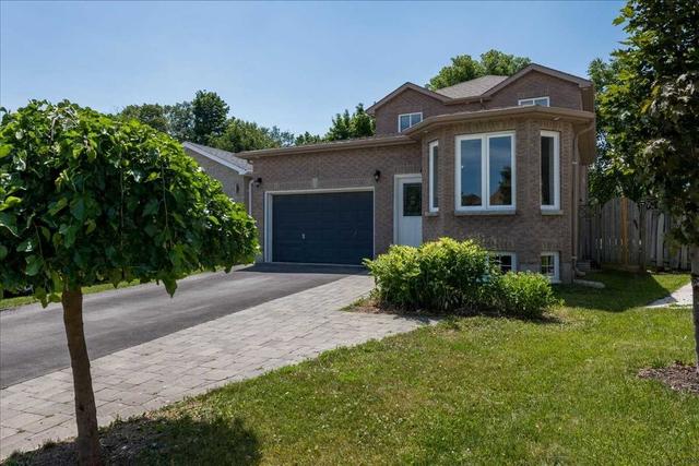 30 Brighton Rd, House detached with 3 bedrooms, 3 bathrooms and 3 parking in Barrie ON | Card Image