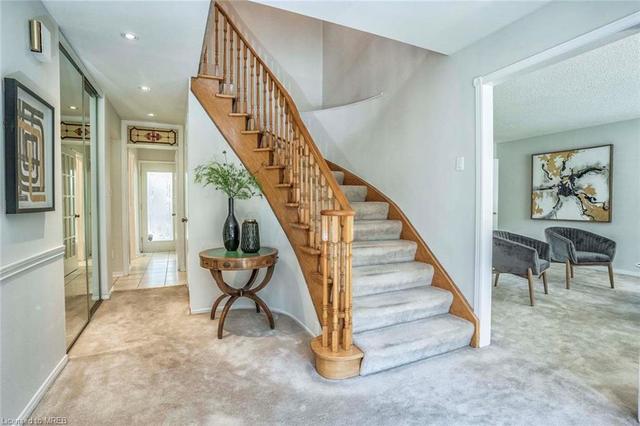 1681 Medallion Court, House detached with 4 bedrooms, 1 bathrooms and null parking in Mississauga ON | Image 3