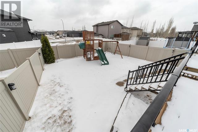 19 Plains Road, House detached with 4 bedrooms, 4 bathrooms and null parking in Pilot Butte SK | Image 40